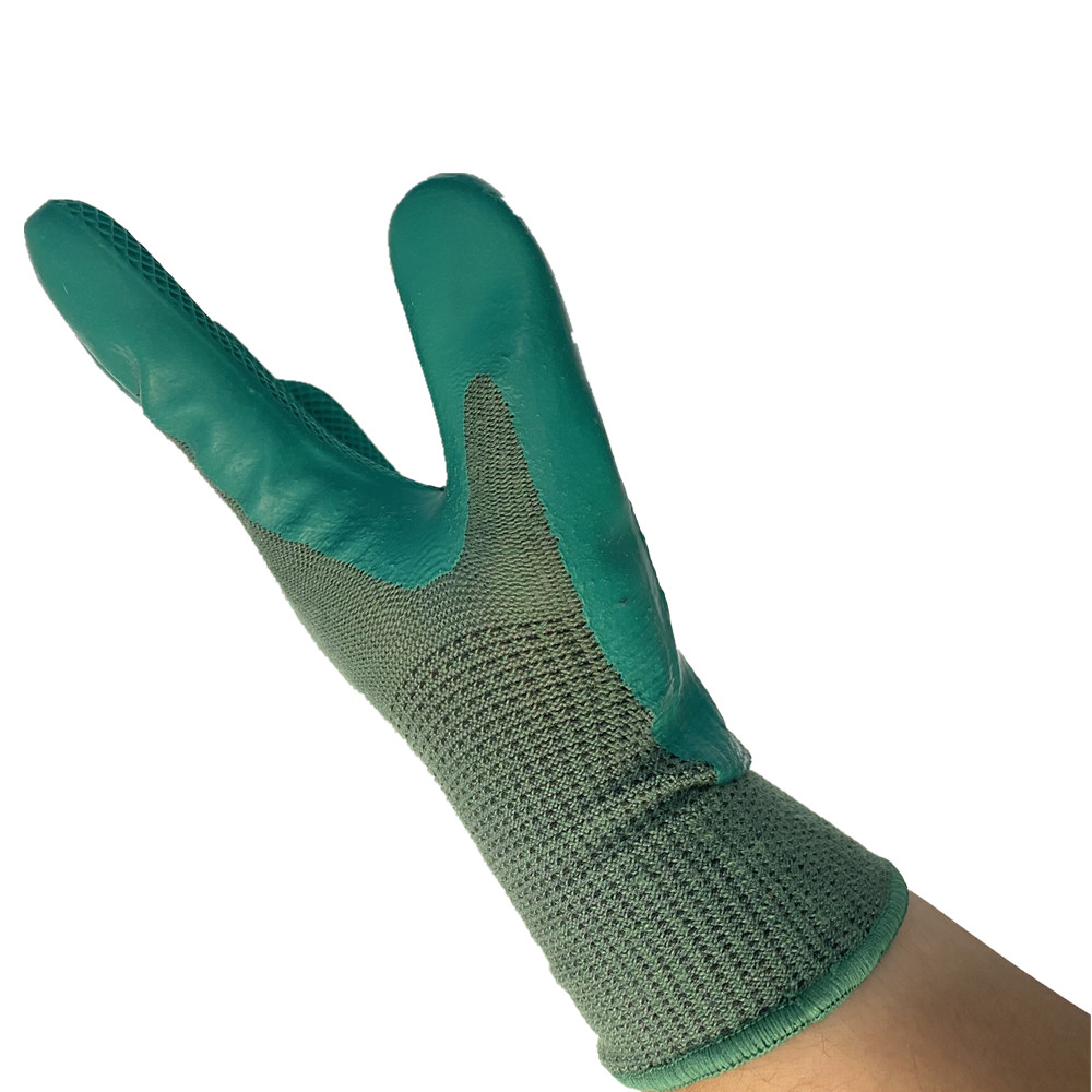 2024 High Quality With Sample Free PU Cut Resistant Gloves Level 5 Cut Resistant Finger Gloves
